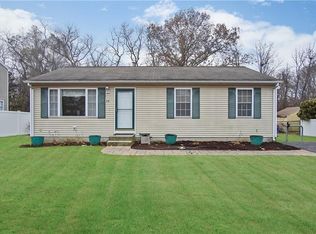 28 Cameron Ct, Warwick, RI 02886