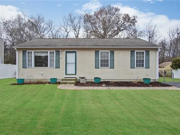 28 Cameron Ct, Warwick, RI 02886