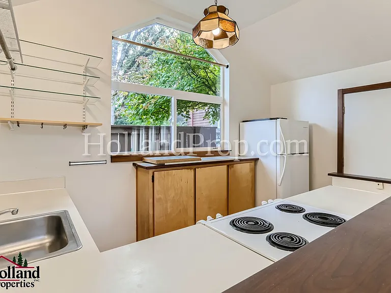 1719 Main St #1 — Photo 10