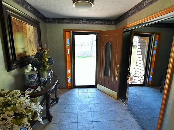 3rd image of 4472 Devonshire Dr #A