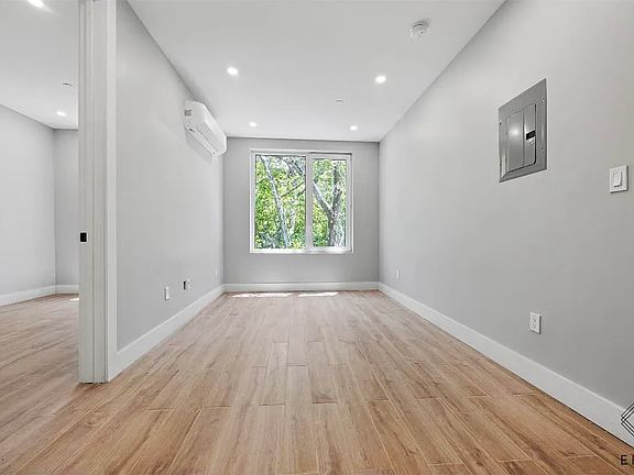 5th image of 809 Midwood St #3B