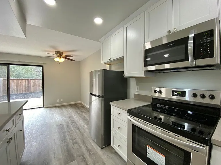 Adobe Creek Apartments — Photo 12