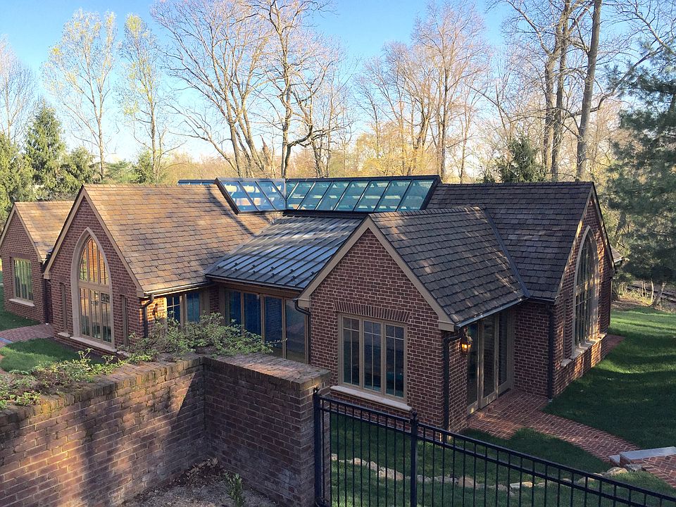 1st image of 17 Summit Ln