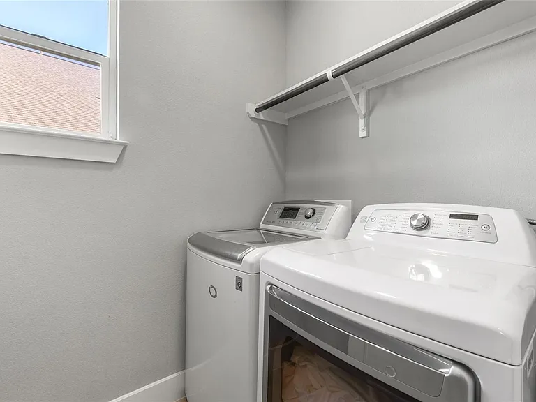 3104 Neal St — Photo 27