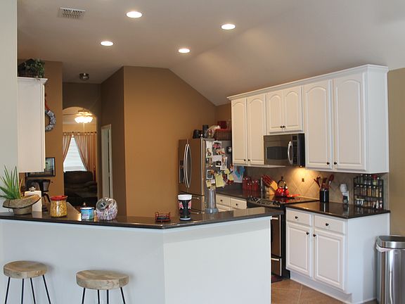 5th image of 2820 Oak Crest Dr