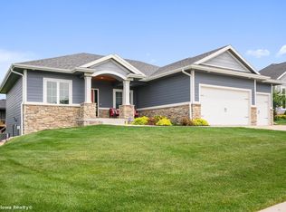 9418 Foxtail Cir, Norwalk, IA 50211