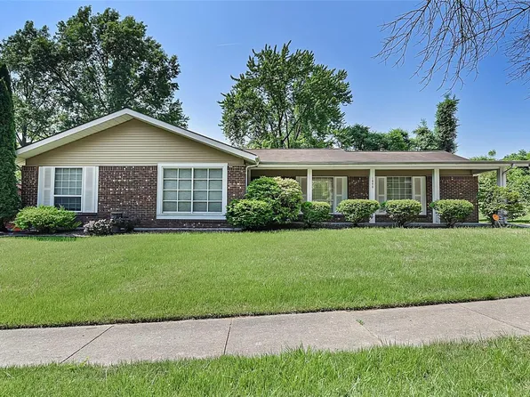 1848 Vista Ridge Ln, Saint Louis, MO 63138