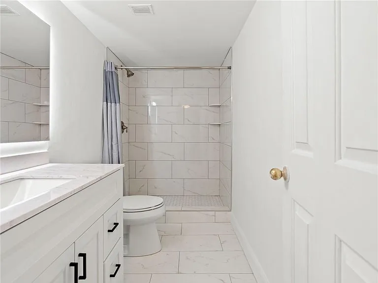 2870 Pharr Court South NW #NW-2602-2602 — Photo 4