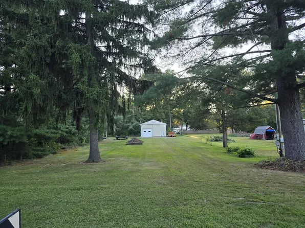 4032 S Lake Wilson Rd, Hillsdale, MI 49242