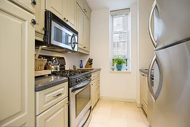 Sold by Space Marketing Shop