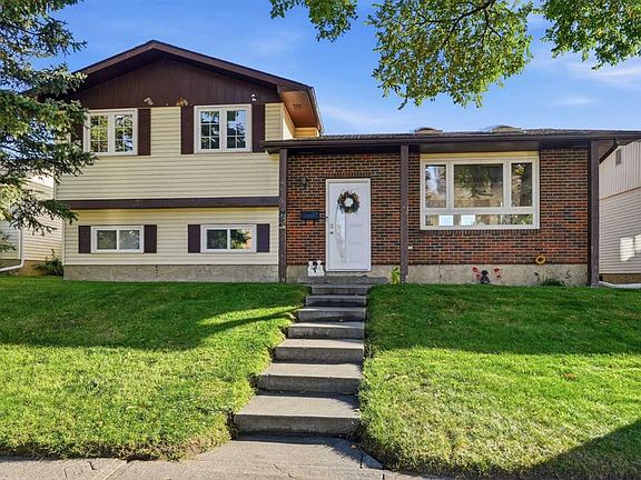 3rd image of 4615 N 31st Ave NE