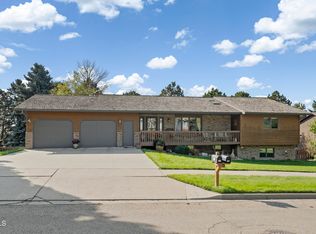 311 Aspen Ave, Bismarck, ND 58503