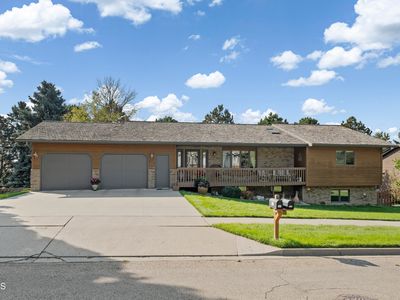 311 Aspen Ave, Bismarck, ND, 58503