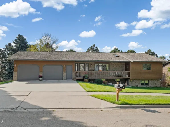 311 Aspen Ave, Bismarck, ND 58503