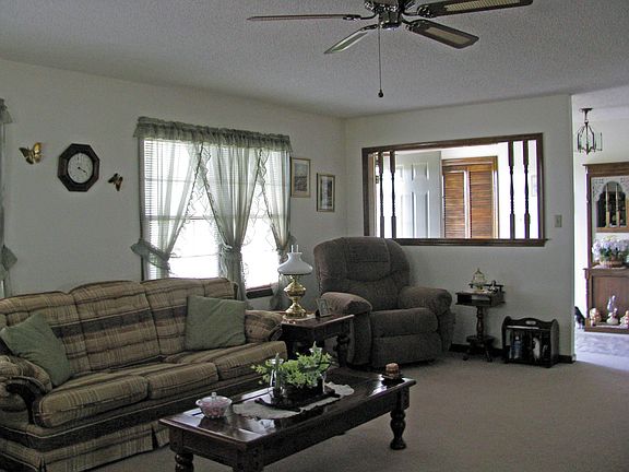 5th image of 137 Travis Ln