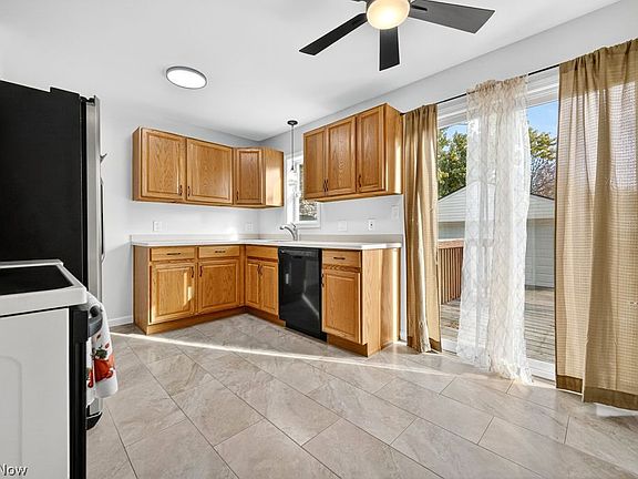 5th image of 415 Beechwood Dr