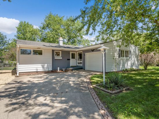 211 E Sunset Pl Dekalb Il 60115 Zillow