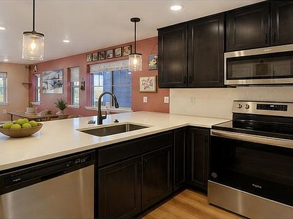 4th image of 146 Mesa Way
