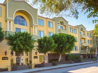 Versailles, Woodland Hills, CA 91364