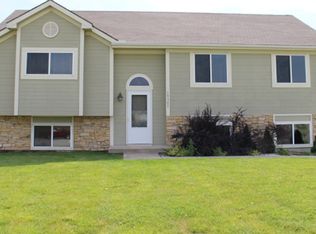 19301 Aster Ct, Smithville, MO 64089