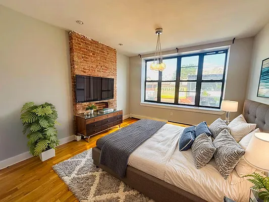 5018 Fifth Avenue #2