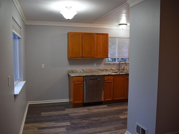 Eating area in kitchen