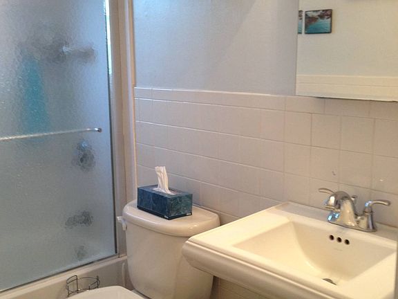 5th image of 50 Edgelawn Ave APT 3