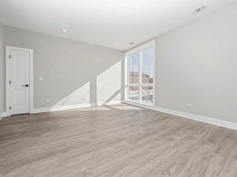 2904 S Hillock Ave #203 — Photo 7