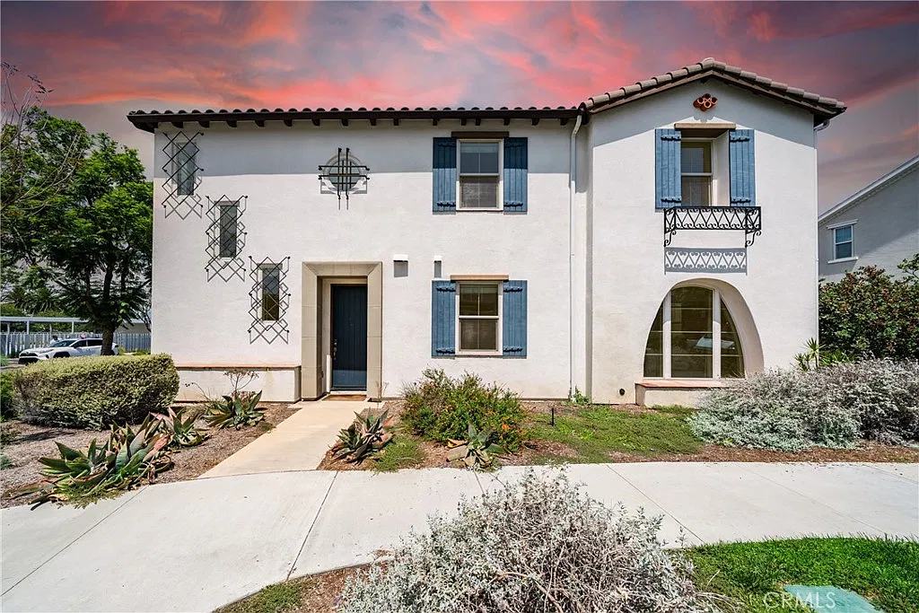 4 bed, 4.5 bath, 2906 sqft, $6,950 — Photo 1