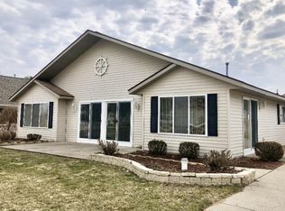 1237 S Clubhouse Dr, Weidman, MI 48893