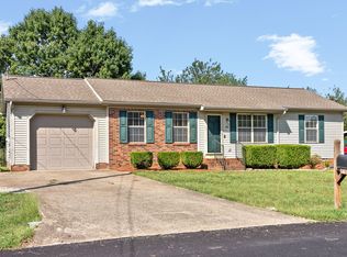 554 Foxfield Rd, Hopkinsville, KY 42240