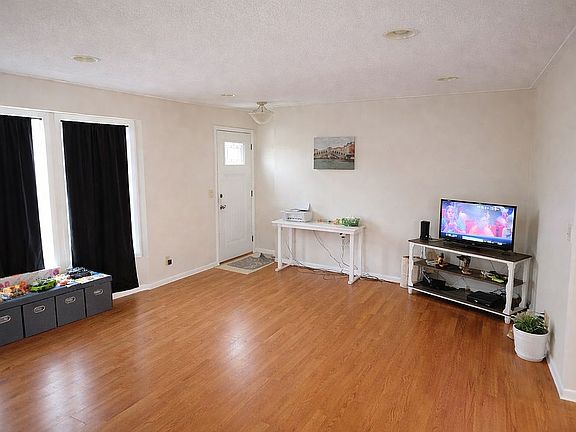 5th image of 659 Ridge Ct