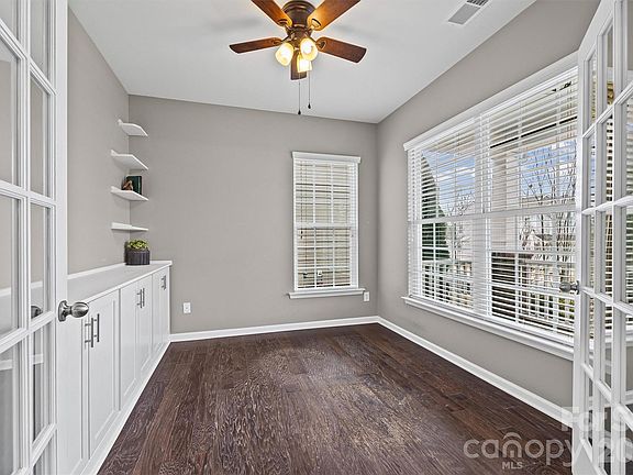 5th image of 6179 Cloverdale Dr