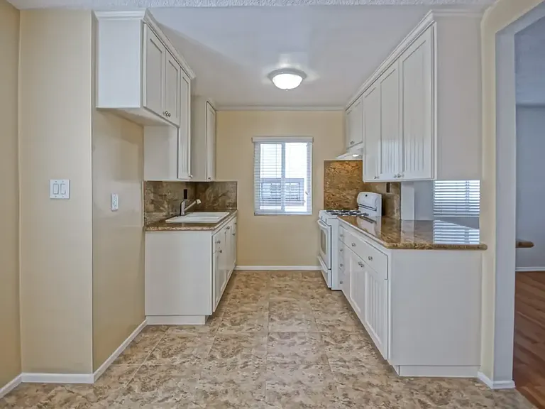 1815 Clark Ln — Photo 14