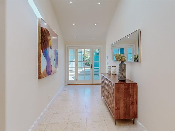 2nd image of 131 Kinross Drive