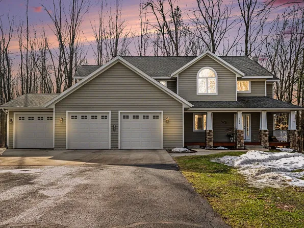 7494 Shelburne Ct NE, Ada, MI 49301