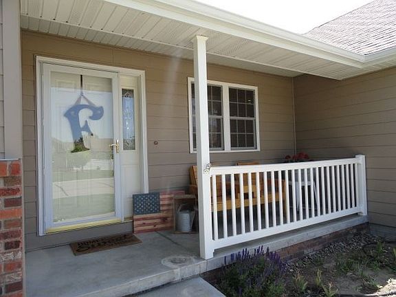 3rd image of 2439 Queen Dr
