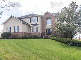 300 Emeline Way, Stewartsville, NJ 08886