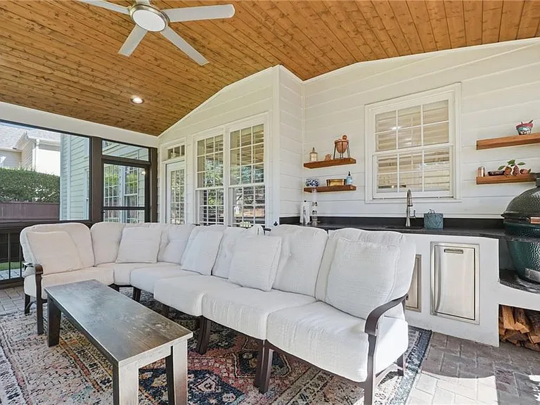1737 Kinsmon Cv — Photo 50