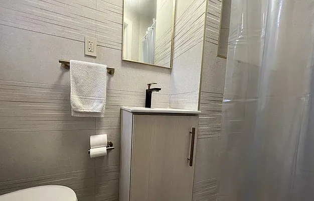 Rented by Grafi Realty Inc. | media 8