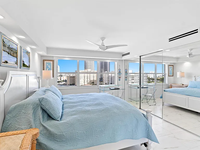 121 Golden Isles Dr #Penthouse 1 — Photo 42