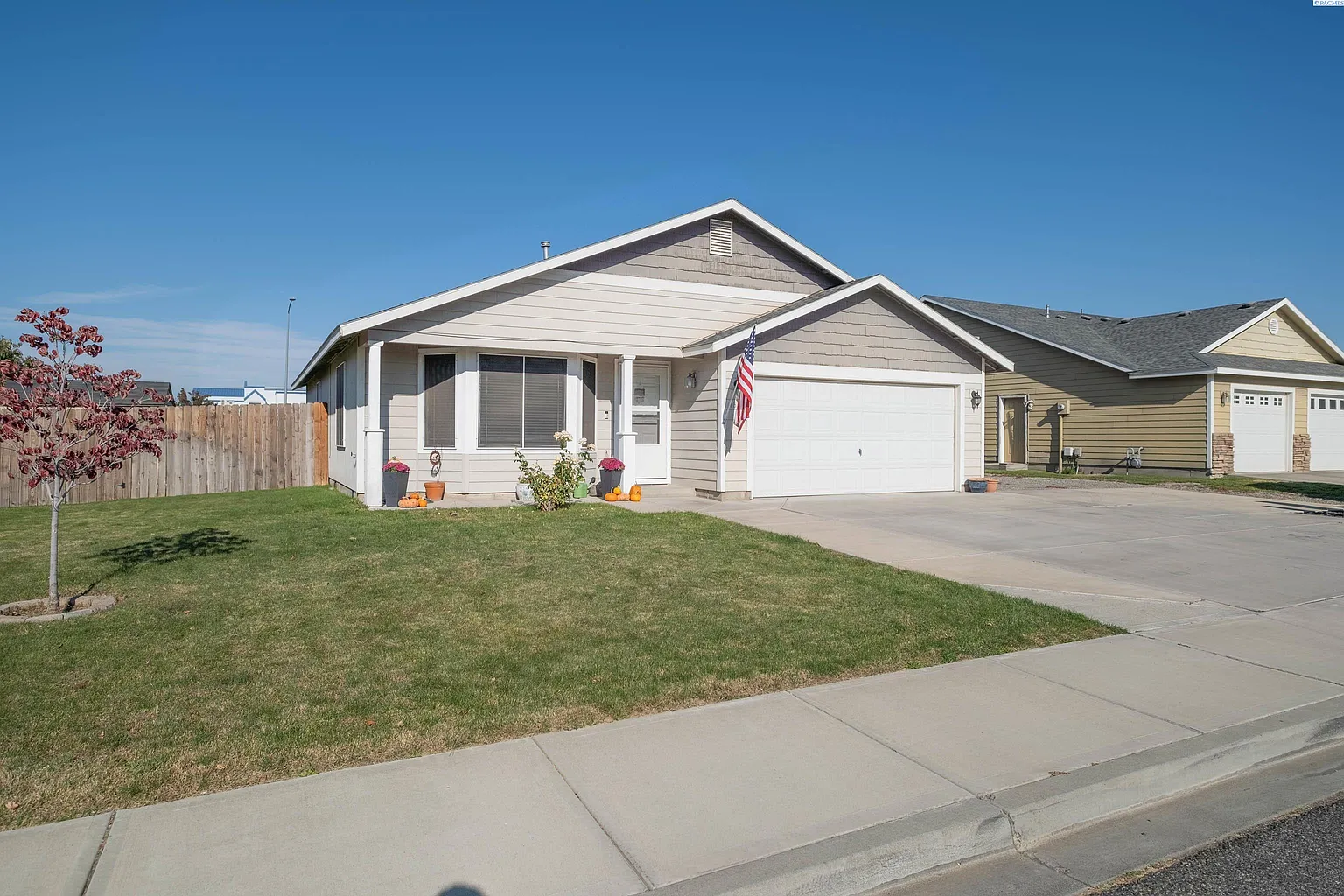 9515 Mustang Dr photo 1