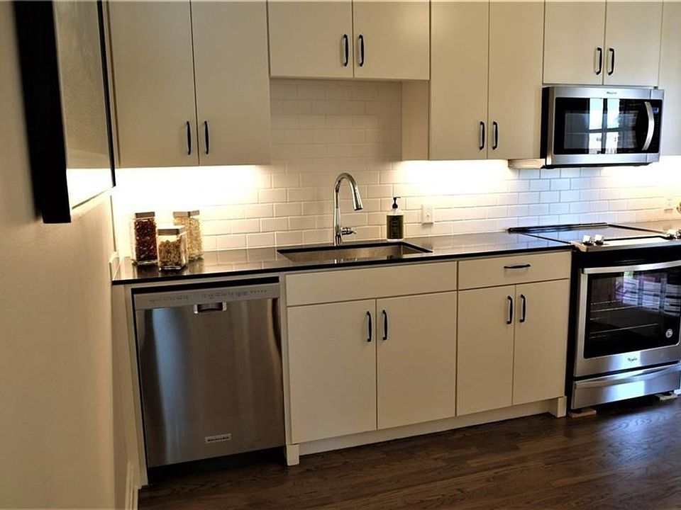 1st image of 2837 Hemphill St #201