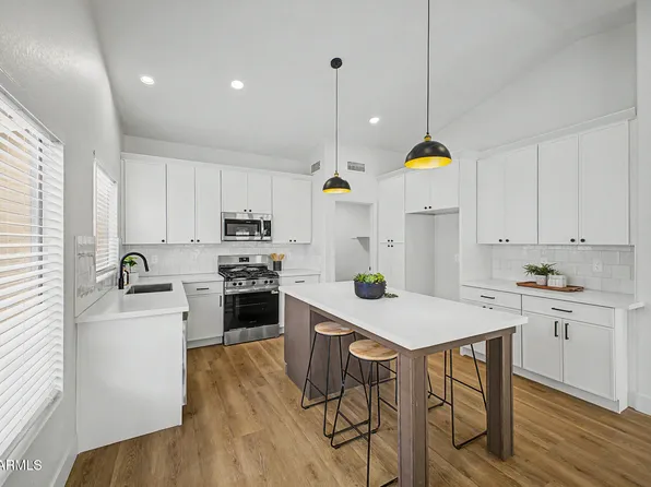 1015 W JUANITA Avenue, Gilbert, AZ 85233