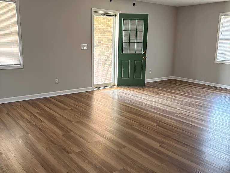 510 W Vine St — Photo 9