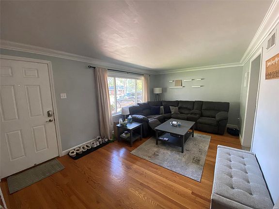 3rd image of 9432 Eucalyptus Dr