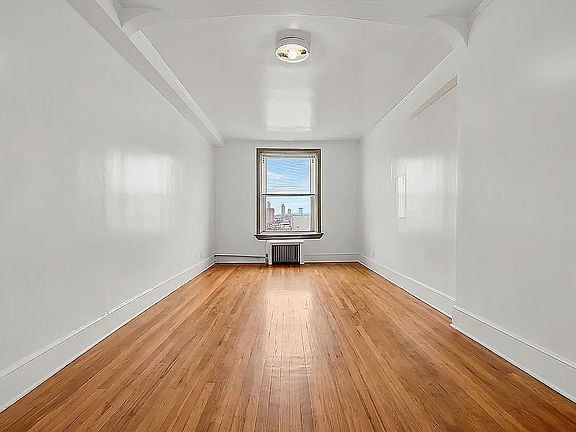 3rd image of 286 Corbin Pl APT 1D