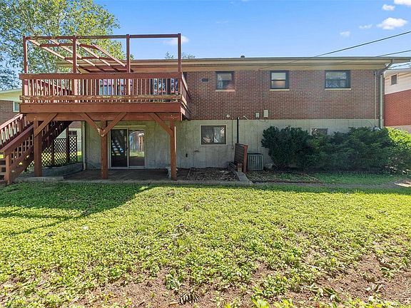 3rd image of 9843 Briarstone Dr