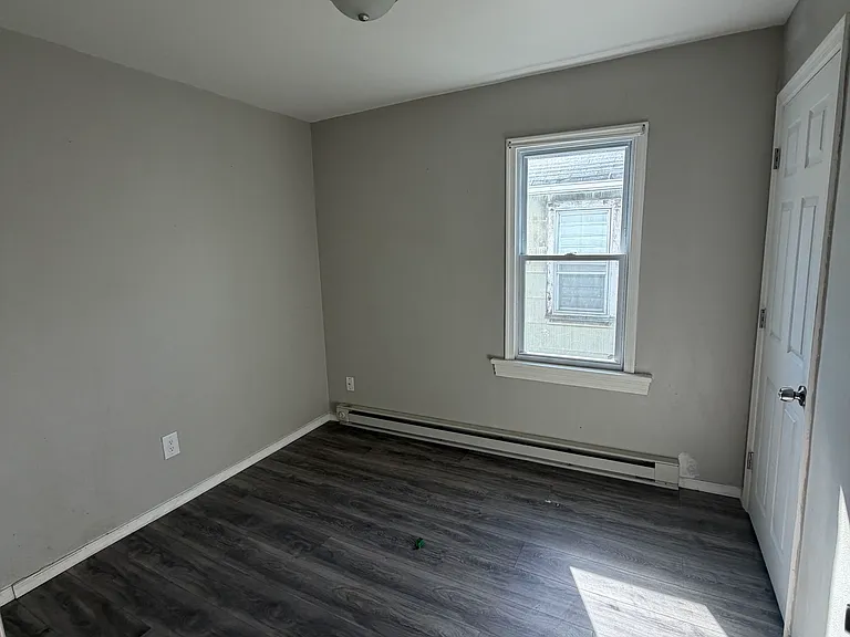 27 Oliver St — Photo 6