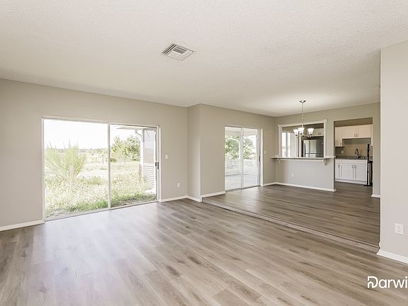 4th image of 9290 Bayside Ct